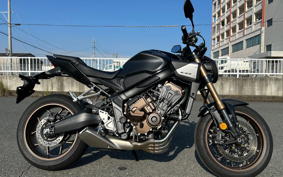 HONDA CB650R E-CLUTCH 2024 RH17