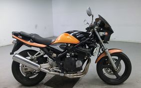 SUZUKI BANDIT 250 VZ GJ77A