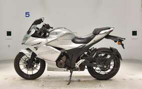 SUZUKI GIXXER 250 SF EDE22