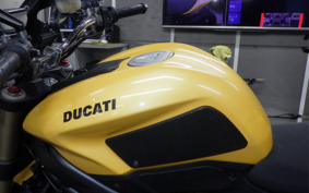 DUCATI STREETFIGHTER 848 2013