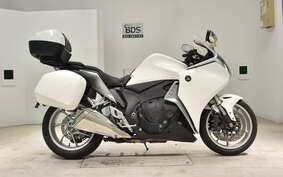 HONDA VFR1200F 2014 SC63