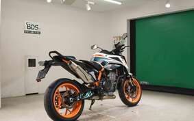 KTM 890 DUKE R 2020