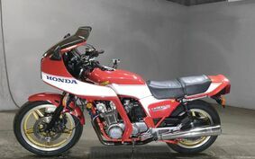 HONDA CB900F Boldor 2023 SC01