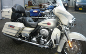 HARLEY FLHTCU CVO Electra Glide 2008 PR4