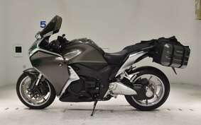 HONDA VFR1200F DCT 2012 SC63