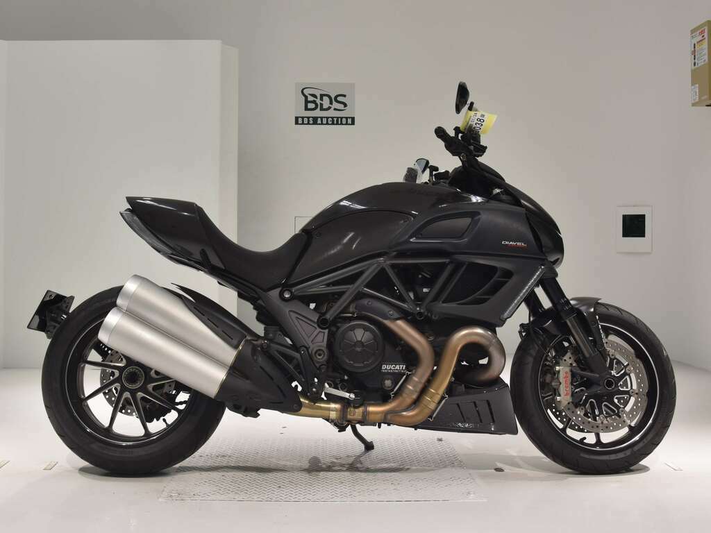 Ducati Diavel Carbon 2013