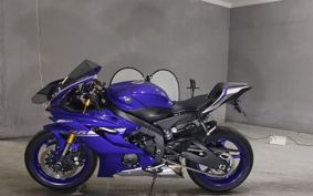YAMAHA 6 RJ27