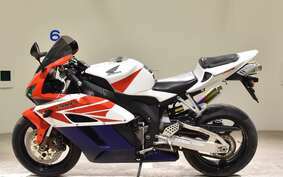 HONDA CBR1000RR 2004 SC57