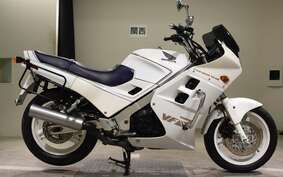 HONDA VFR750F 1988 RC24