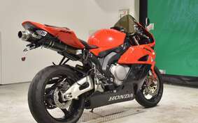 HONDA CBR1000RR 2005 SC57