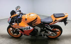 HONDA CBR600RR 2013 PC40