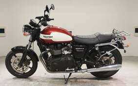 TRIUMPH BONNEVILLE 2015