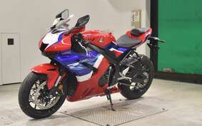 HONDA CBR1000RR R 2024 SC82