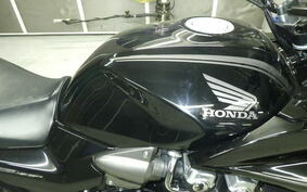 HONDA CB1300SB SUPER BOLDOR A 2010 SC54