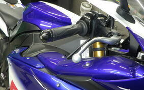 YAMAHA YZF-R1 2011