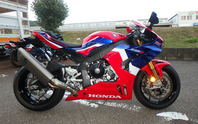 HONDA CBR1000RR R 1991 SC82