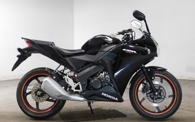 HONDA CBR125R JC50