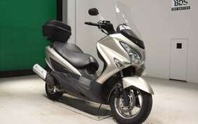 SUZUKI SKYWAVE 200 (Burgman 200)