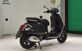 VESPA GTS300スーパー 2023