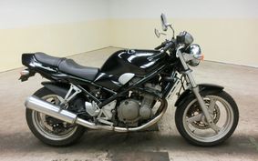 SUZUKI BANDIT 250 GJ74A