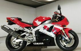 YAMAHA YZF-R1 2000 RN04