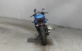 SUZUKI GIXXER 250 SF 不明