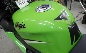 KAWASAKI NINJA ZX-7R 2001 ZX750P