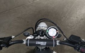 DUCATI  DUCATI  SCRAMBLER  DESERT SU RED  KB01JA
