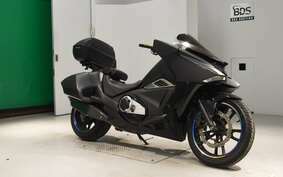 HONDA NM4 VULTUS -02 2014 RC82