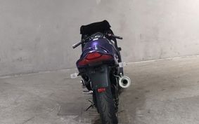 SUZUKI RF900R GT73A