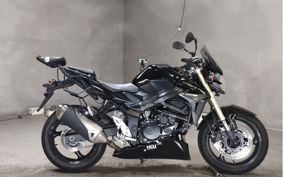 SUZUKI GSR750 C5112