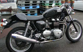 TRIUMPH THRUXTON 900 2004 J9042G