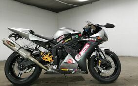 YAMAHA YZF-R1 2002 RN09