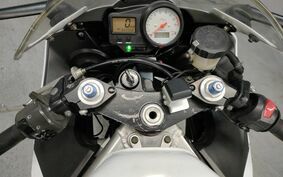 YAMAHA YZF-R6 2001 RJ039