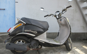 SYM UMI100
