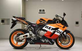 HONDA CBR1000RR 2004 SC57