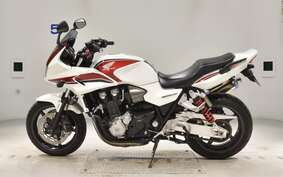 HONDA CB1300SB SUPER BOLDOR A 2010 SC54