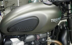 TRIUMPH STREET TWIN 2019