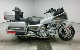 HONDA GL1200 GOLD WING ASPENCADE 1987 SC14