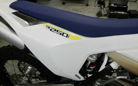 HUSQVARNA TE250I