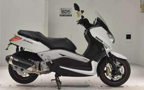 YAMAHA X-MAX 125 