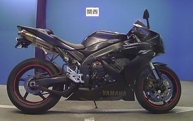 YAMAHA YZF-R1 2004 RN12