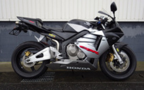 HONDA CBR600RR 2004 PC37