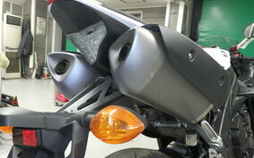 YAMAHA YZF-R1 2010 RN23