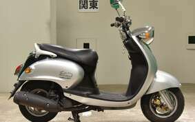 YAMAHA VINO 125 SE24