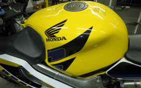 HONDA CBR600F GEN 3 2002 PC35