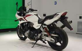 HONDA CB1300SB SUPER BOLDOR A 2010 SC54