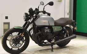 MOTO GUZZI V7 STONE 2022 KZA0