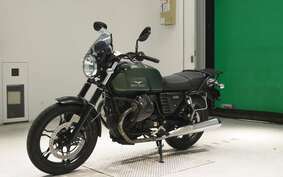 MOTO GUZZI V7 STONE 2015