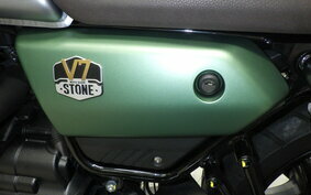 MOTO GUZZI V7 STONE 2021